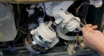 Ошибки посудомоечной машины Ariston Hotpoint: коды ошибок и их способы их устранения