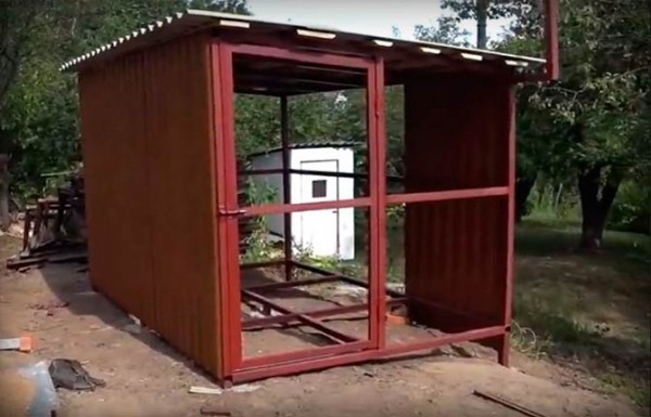 Как сделать сарай из профиля своими руками: пошаговая инструкция